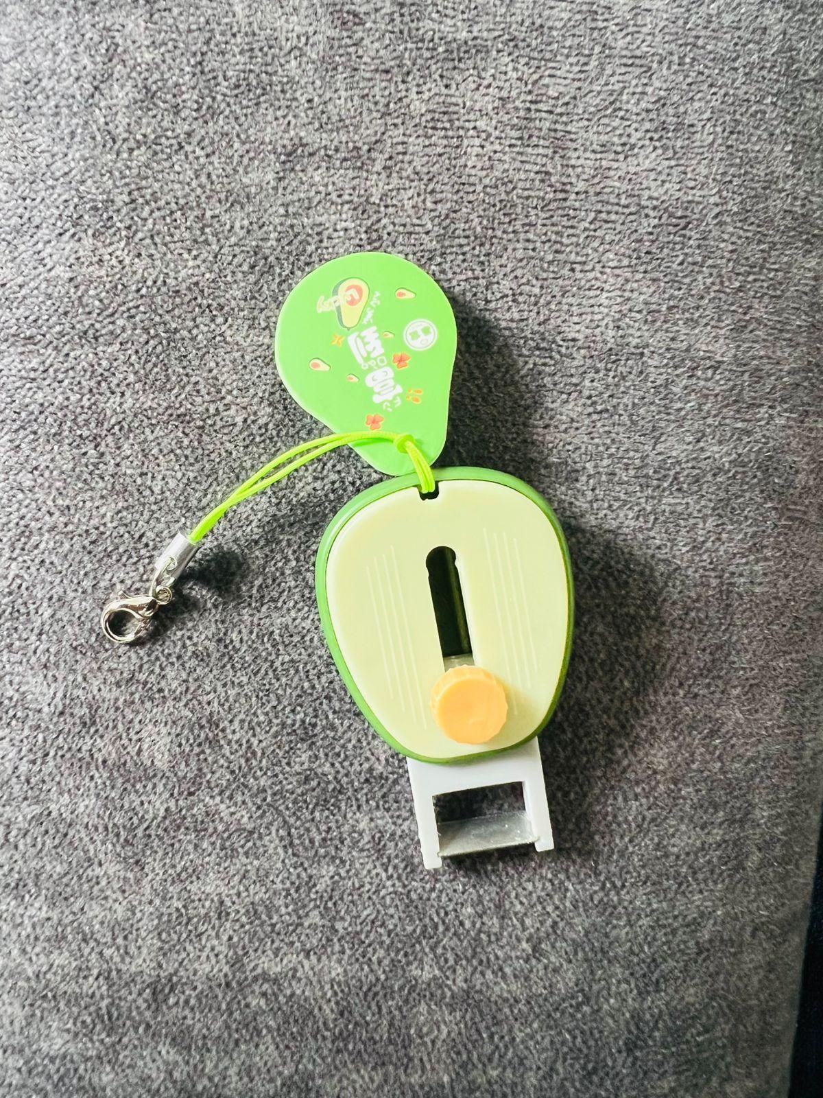 PeelPop™ – Retractable Mini Peeler for Picnics, Travel & Home